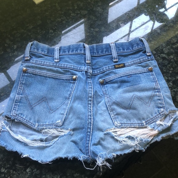 Cute booty cut offs - Picture 2 of 4